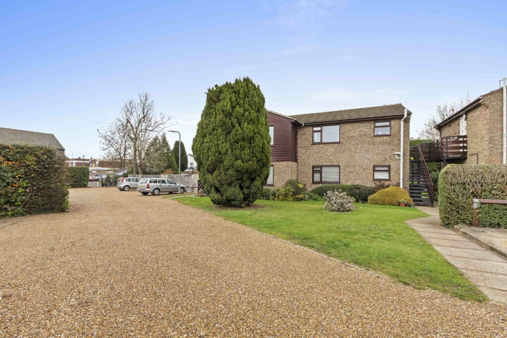 Oakengrove Road, Hazlemere, HP15