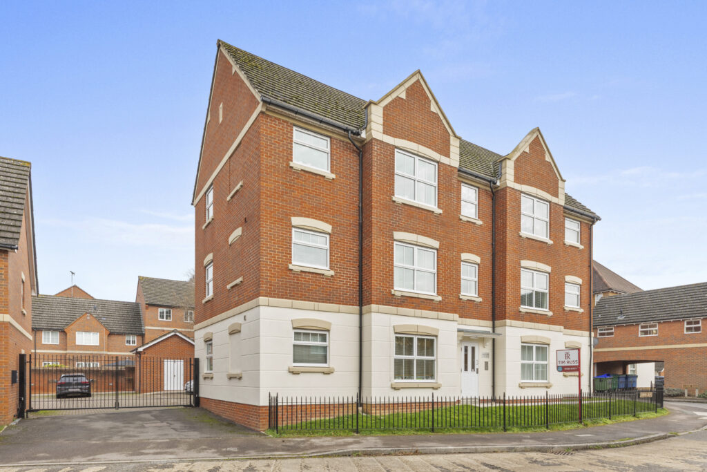 Juniper Drive, Weston Turville, HP22