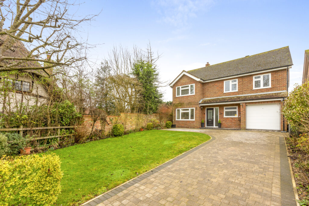 School Lane, Weston Turville, HP22