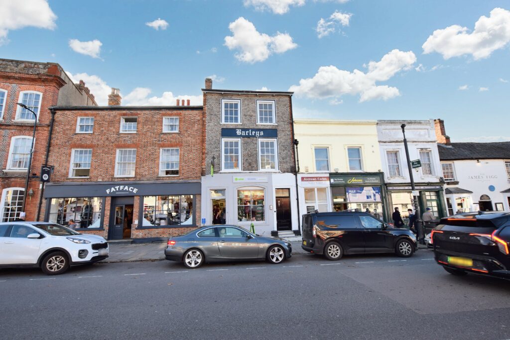 Cornmarket, Thame, OX9