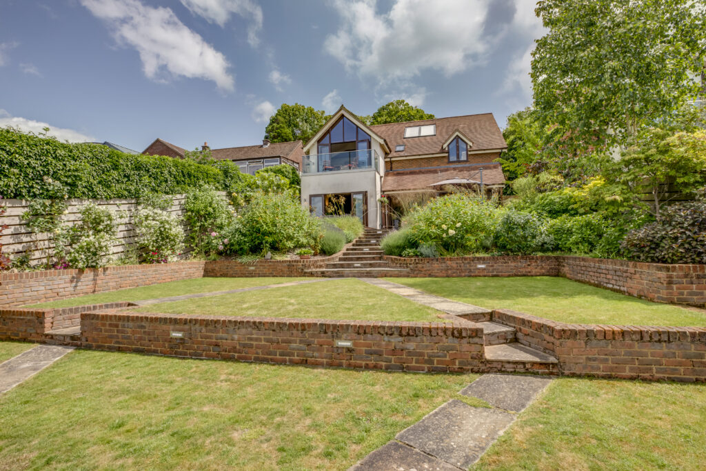 Little Lane, Loosley Row, HP27