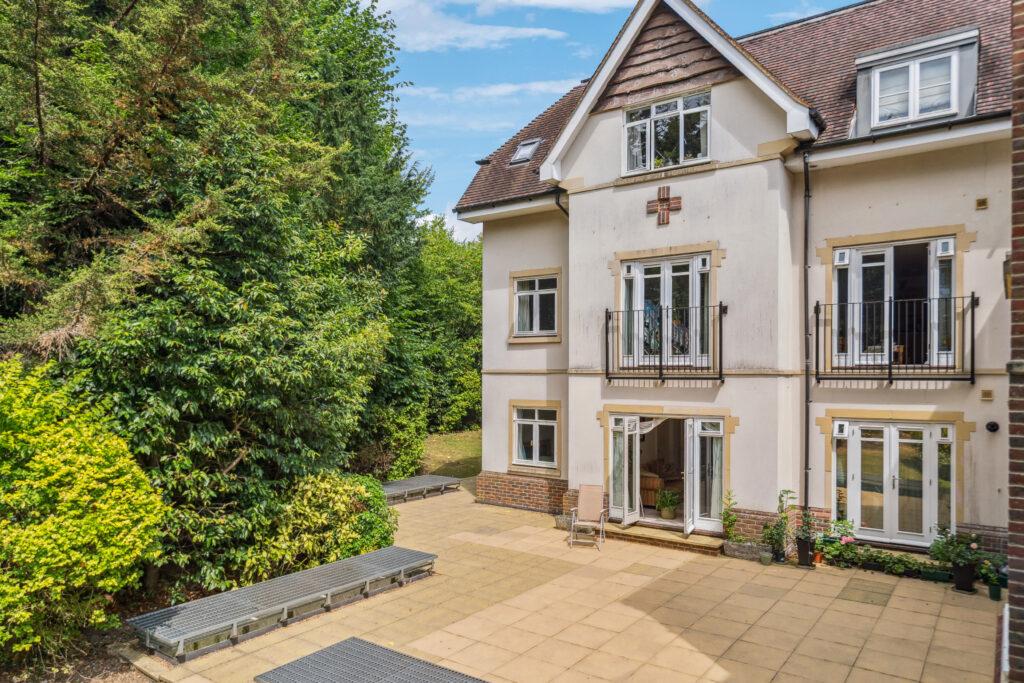 Station Road, Emineo Station Road, HP9