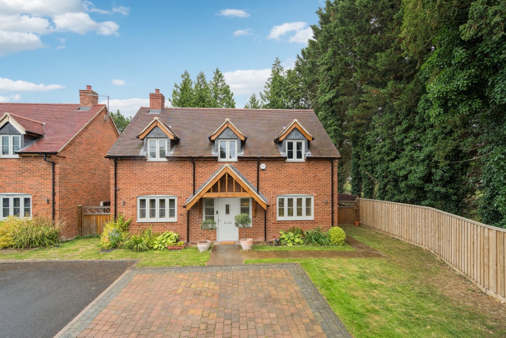 Santesdune Way, Saunderton, HP14