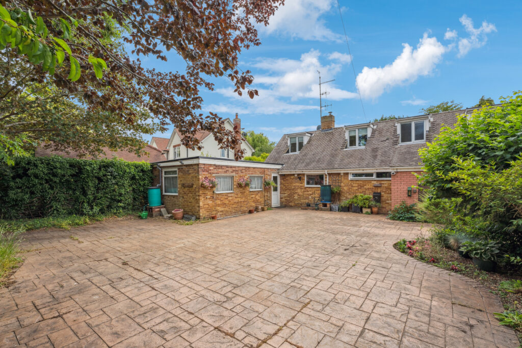 Manor Road, Towersey, OX9