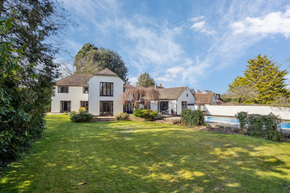 High Street, Haddenham, HP17