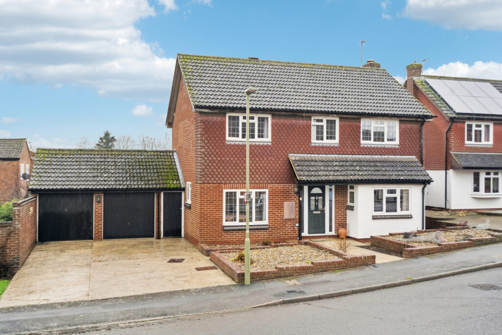 Wentworth Road, Thame, OX9