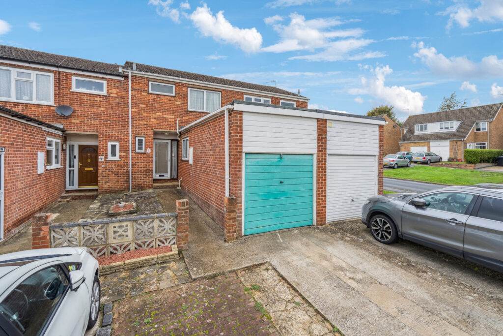 Ireton Court, Thame, OX9