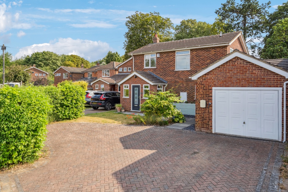 Yolsum Close, Haddenham, HP17