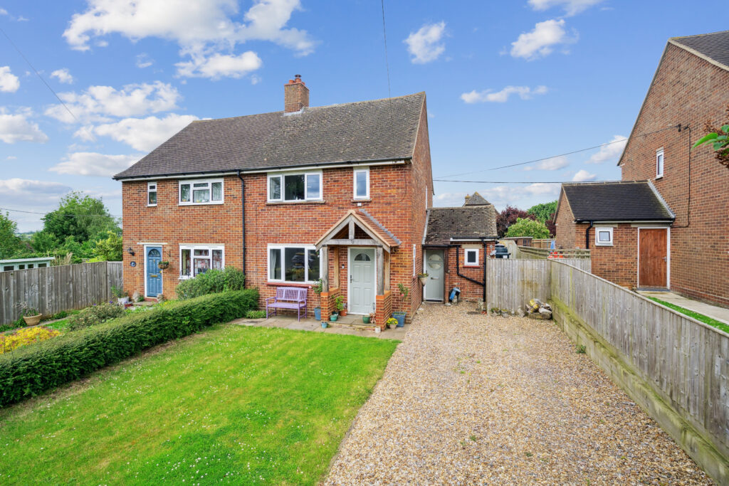 Princes Close, Chilton, HP18