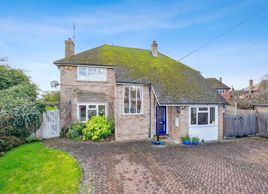 Mayflower Close, Hartwell, HP17