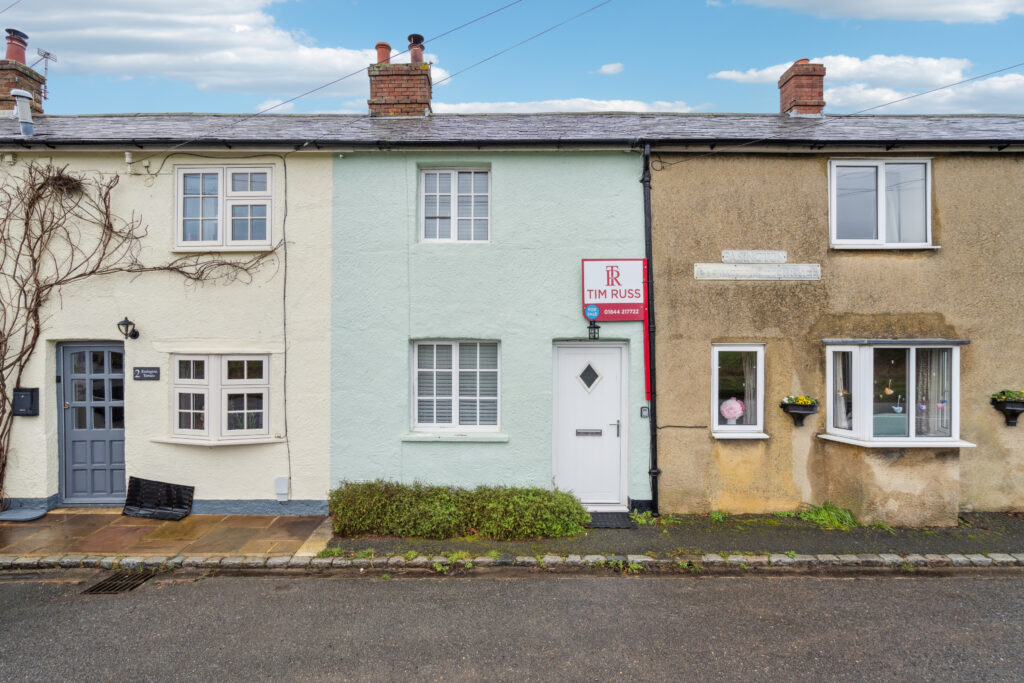 Easington Terrace, Long Crendon, HP18