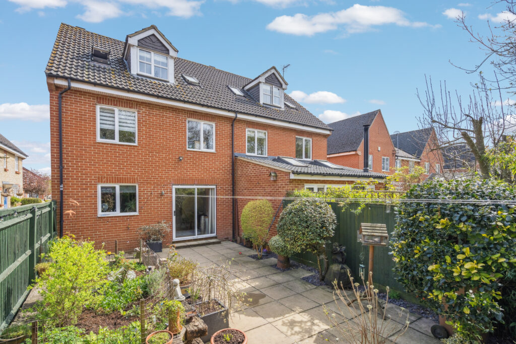 Youens Drive, Thame, OX9