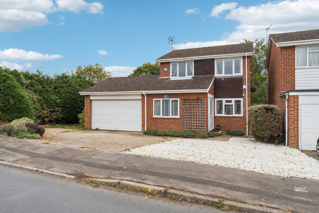 Cromwell Avenue, Thame, OX9