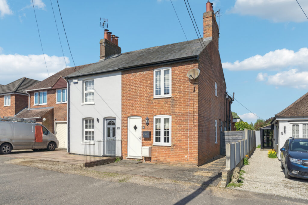 Belle Vue, Stone, HP17