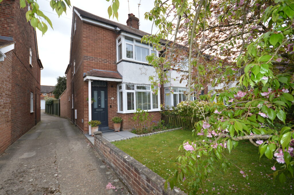 Aylesbury Road, Thame, OX9