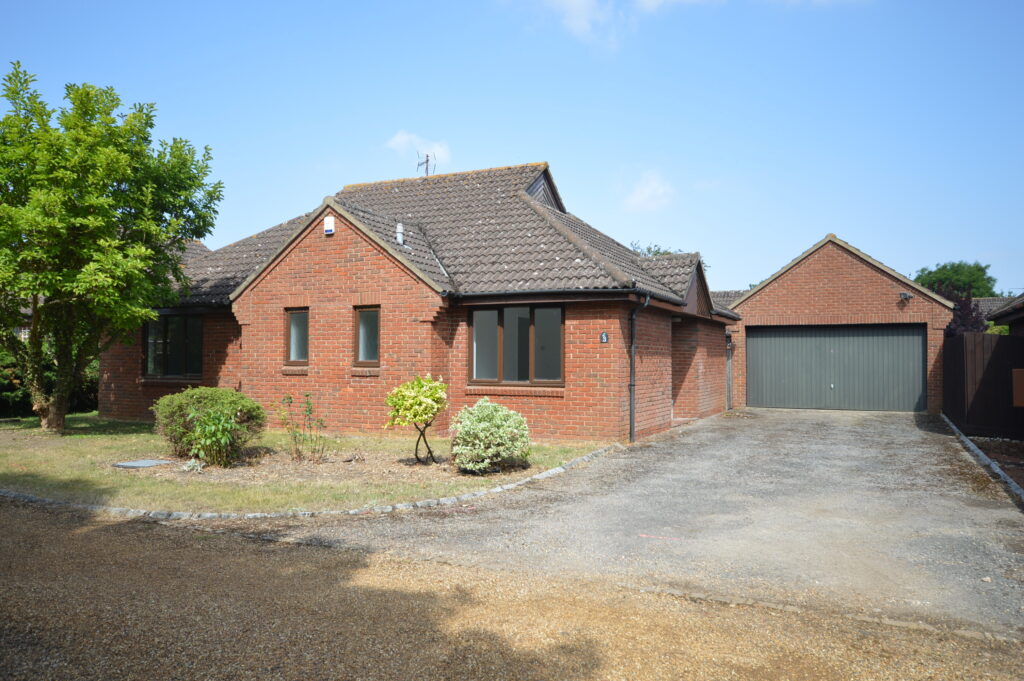 Bye Green, Weston Turville, HP22