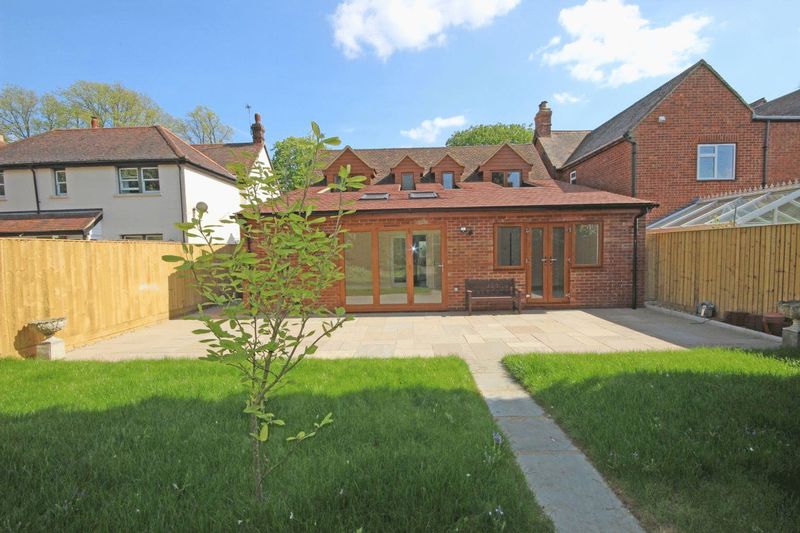 Chearsley Road, Long Crendon, HP18