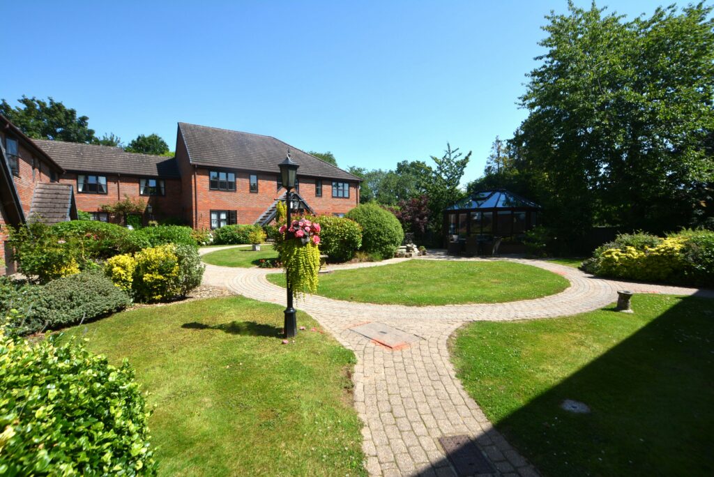 Maxwell Road, The Hollies Maxwell Road, HP9