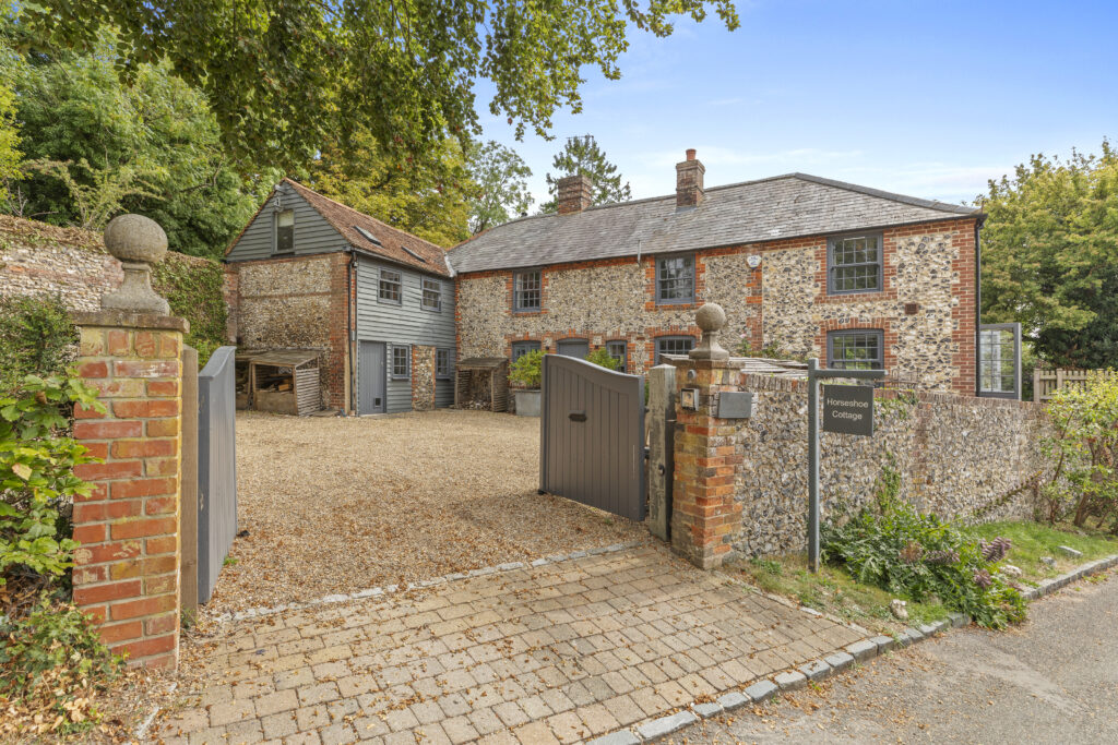 Lower Road, Loosley Row, HP27