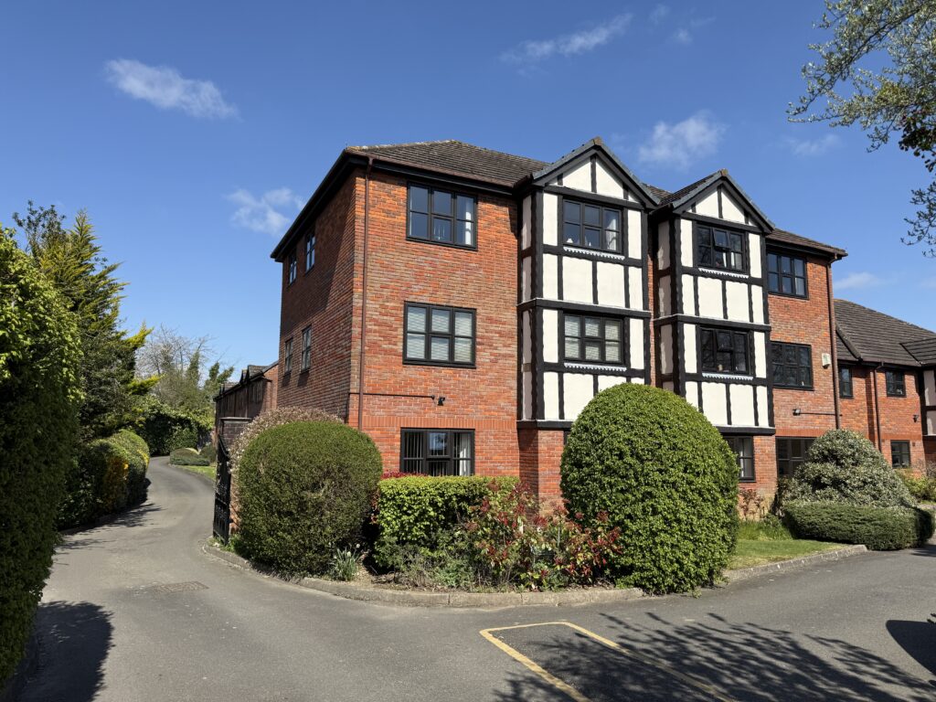 Maxwell Road, The Hollies Maxwell Road, HP9