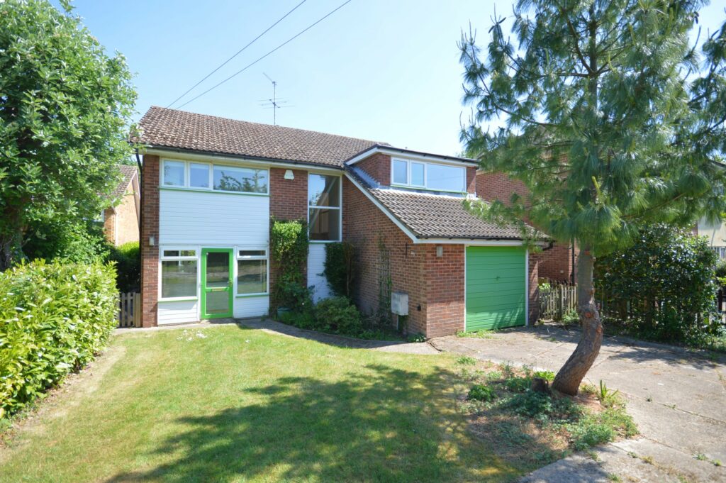 Worlds End Lane, Weston Turville, HP22