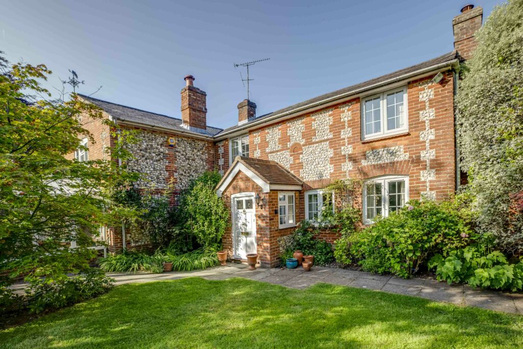 Robin Cottage, 4 Robin Close, Great Kingshill, High Wycombe, HP15 6EQ