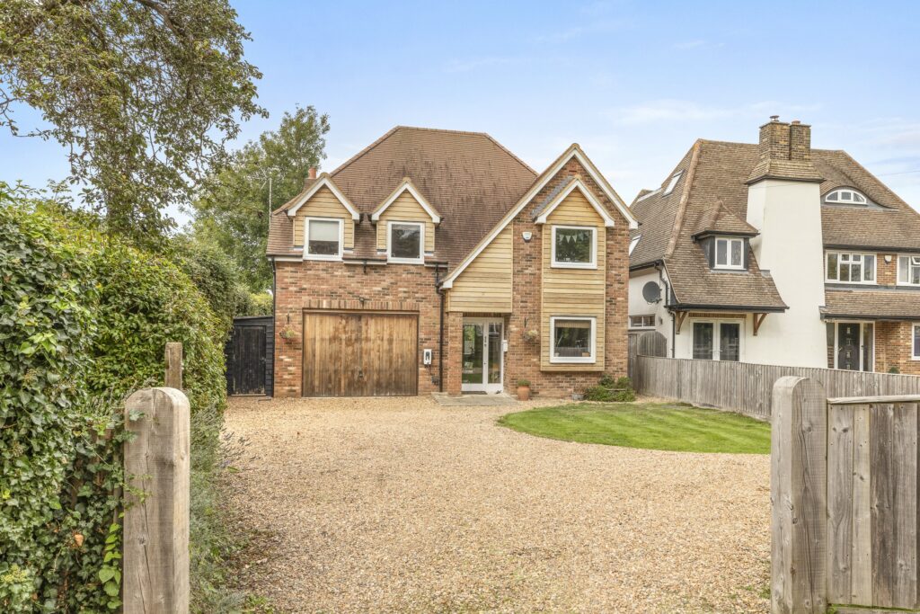 New Road, Aston Clinton, HP22