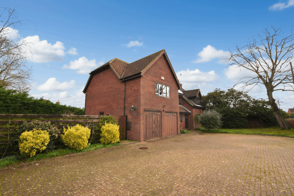 Green Acres Close, Whitchurch, HP22