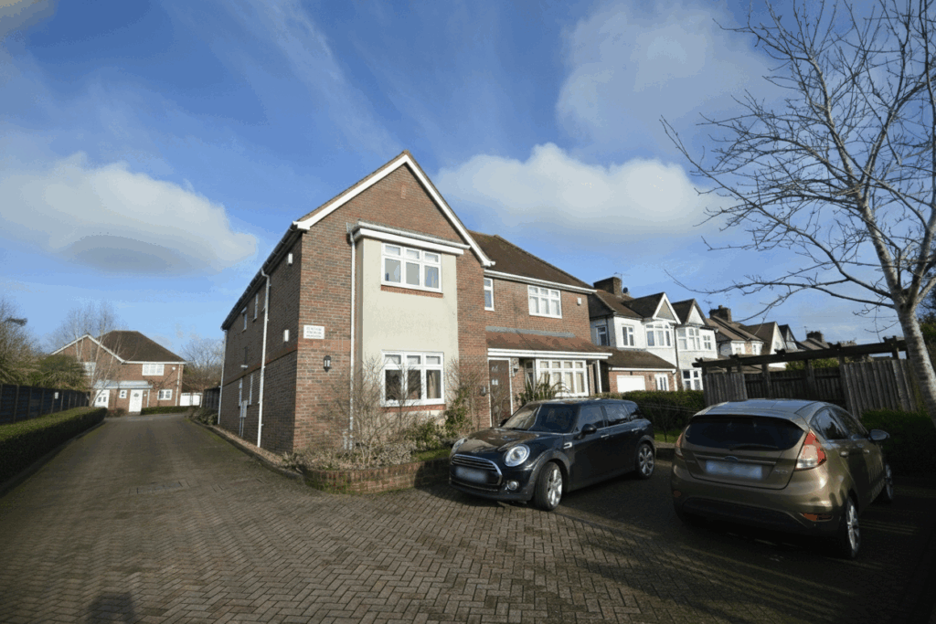 Kennards Court, Amersham, HP6