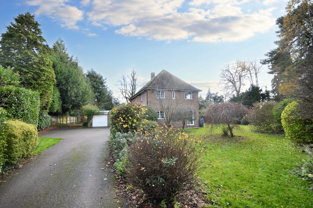 Wycombe Road, Prestwood, HP16